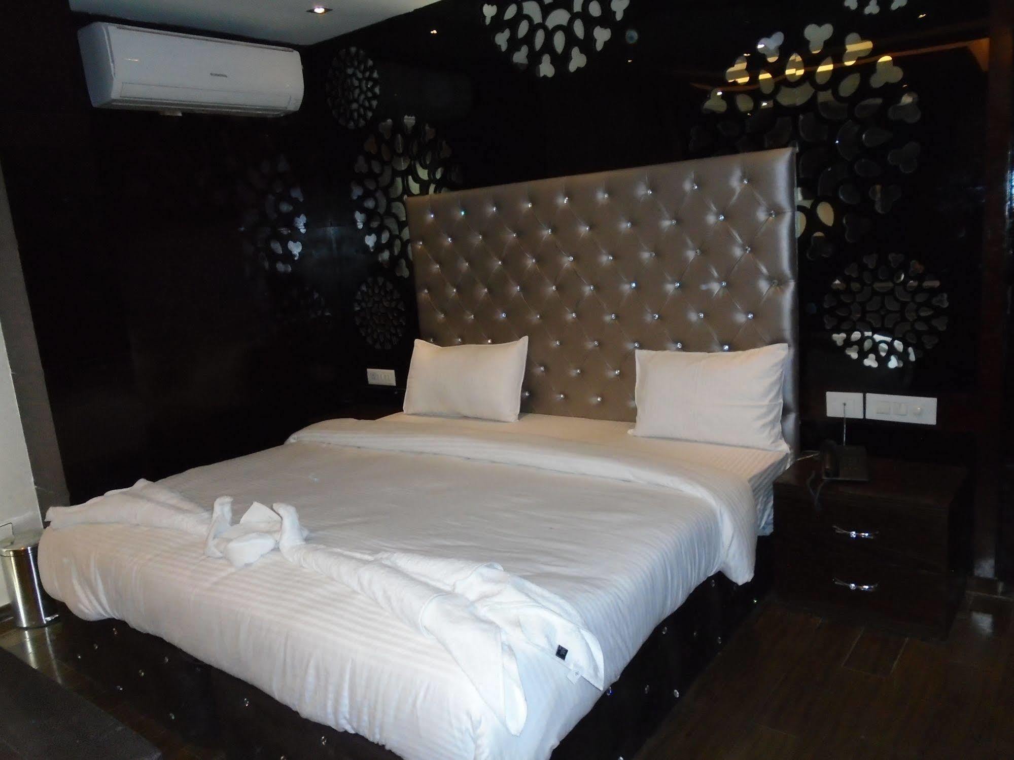 Hotel Gold Souk - Karol Bagh Delhi  Exterior photo